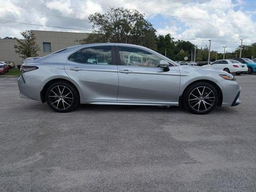 Celestial Silver Metallic 2024 Toyota Camry SE