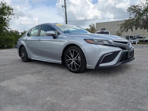 Celestial Silver Metallic 2024 Toyota Camry SE