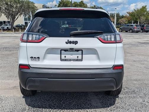 2023 Jeep Cherokee Altitude Lux