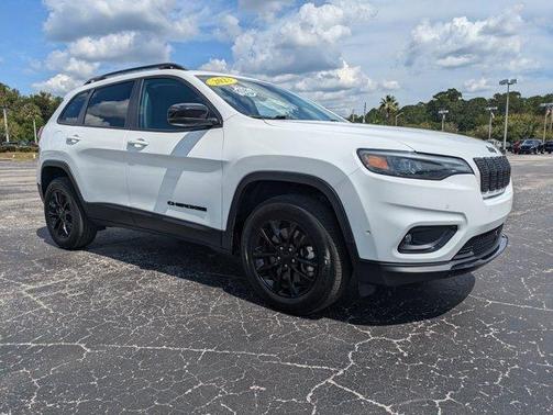 2023 Jeep Cherokee Altitude Lux