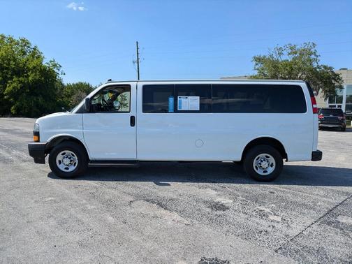 2022 Chevrolet Express 3500 LS