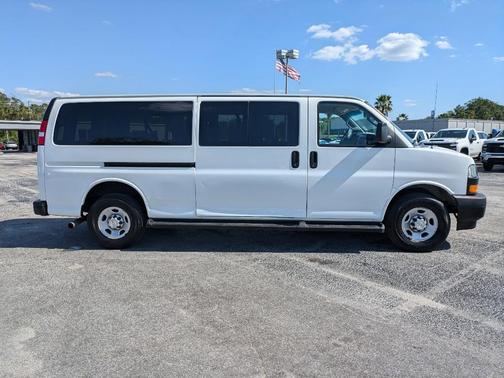 2022 Chevrolet Express 3500 LS