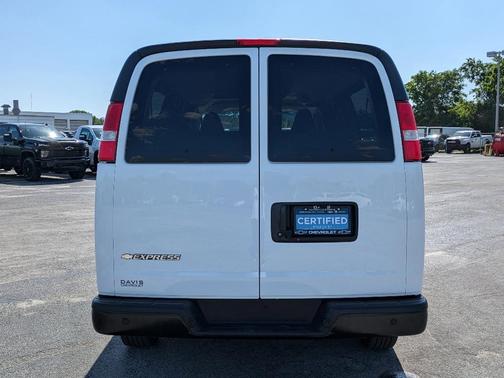 2022 Chevrolet Express 3500 LS