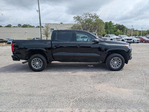 Black 2024 Chevrolet Colorado LT