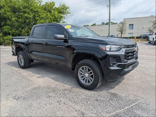 Black 2024 Chevrolet Colorado LT