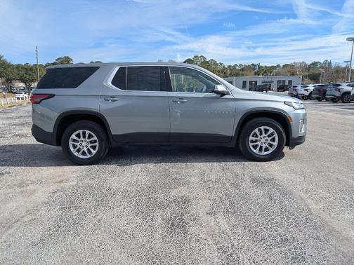 2023 Chevrolet Traverse LS