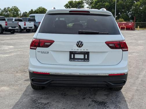 2024 Volkswagen Tiguan 2.0T SE