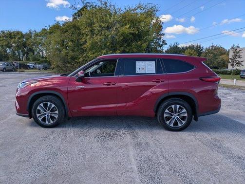 2021 Toyota Highlander Hybrid XLE