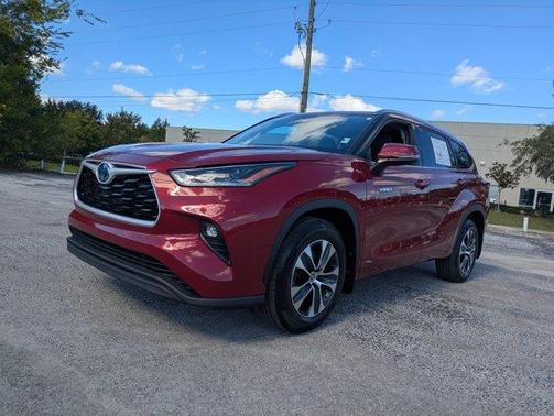 2021 Toyota Highlander Hybrid XLE