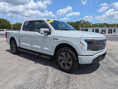 2023 Ford F-150 Lightning LARIAT