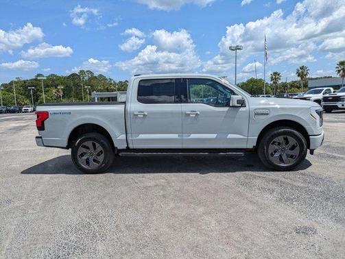 2023 Ford F-150 Lightning LARIAT