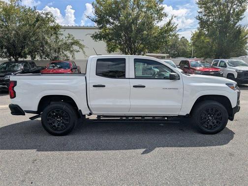 2025 Chevrolet Colorado WT