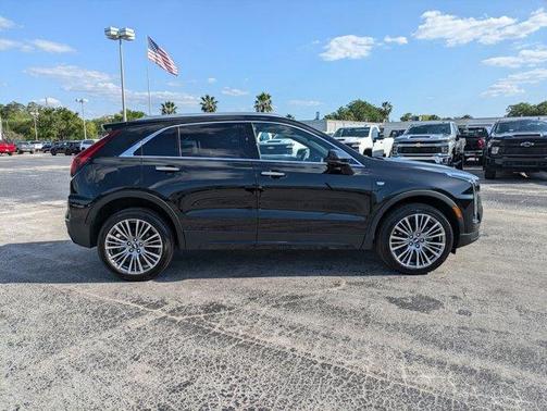 2025 Cadillac XT4 Premium Luxury