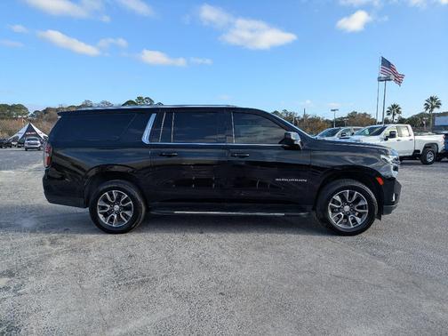 2023 Chevrolet Suburban LS