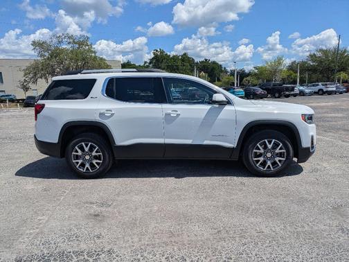 Summit White 2023 GMC Acadia SLT