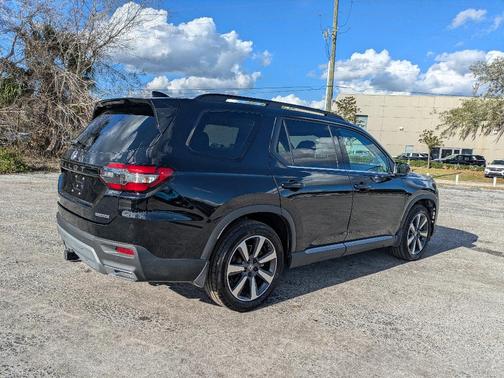 2024 Honda Pilot Touring