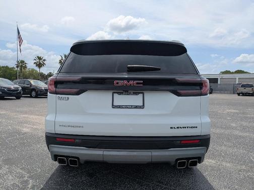 2025 GMC Acadia Elevation