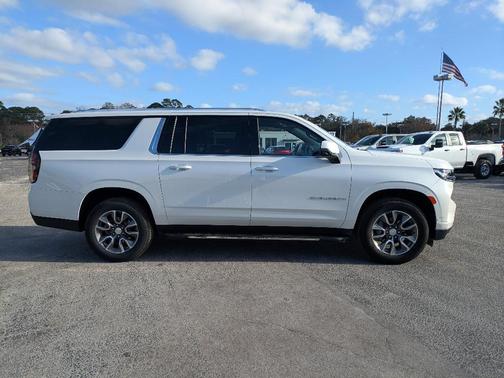 2022 Chevrolet Suburban LT