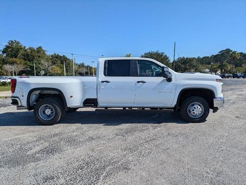 2026 Chevrolet Silverado 3500 WT