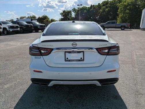2023 Nissan Maxima Platinum
