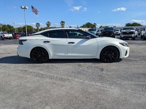 2023 Nissan Maxima Platinum