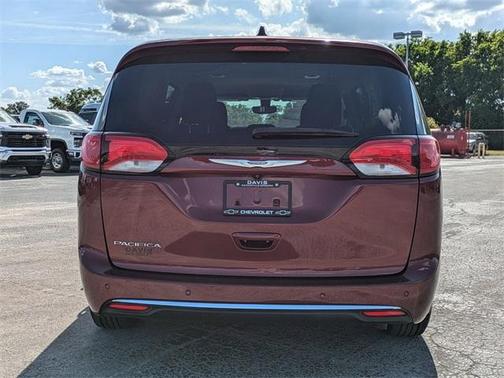 2018 Chrysler Pacifica Touring-L Plus
