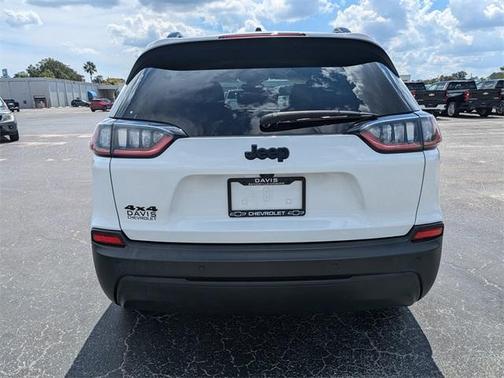 2023 Jeep Cherokee Altitude Lux