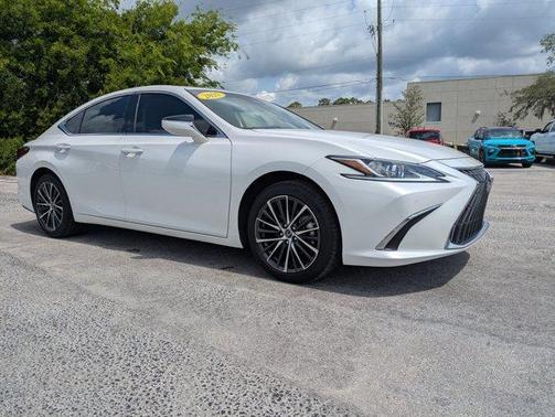 White Pearl 2025 Lexus ES 350 350