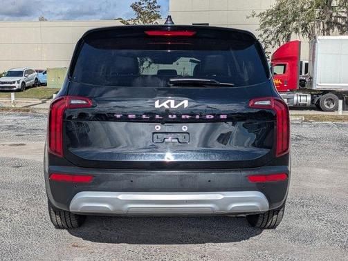 2022 Kia Telluride LX