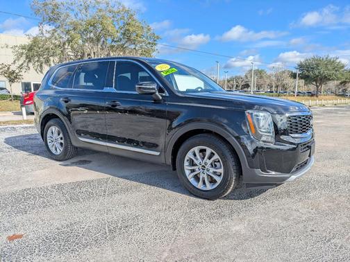 2022 Kia Telluride LX
