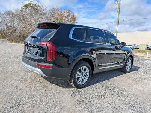 2022 Kia Telluride LX