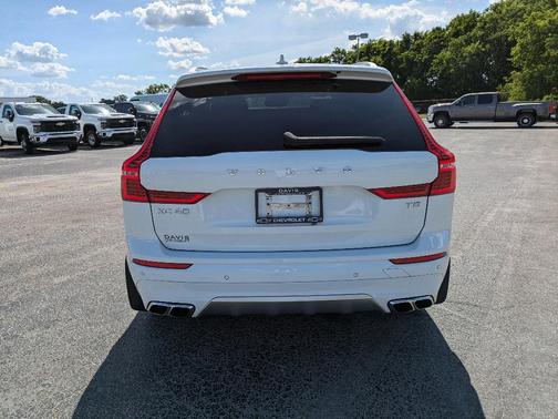 2021 Volvo XC60 T5 Momentum