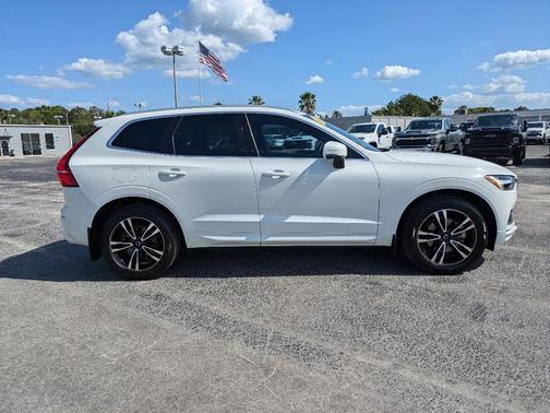 2021 Volvo XC60 T5 Momentum