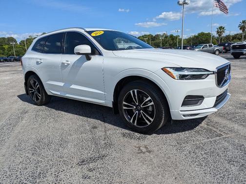 2021 Volvo XC60 T5 Momentum