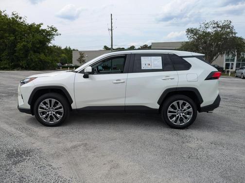 2022 Toyota RAV4 XLE Premium