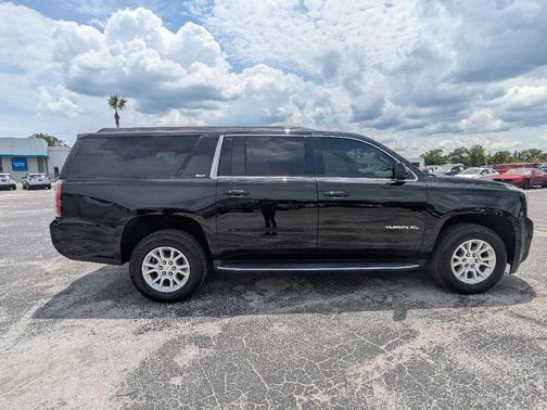 Onyx Black 2019 GMC Yukon XL SLT