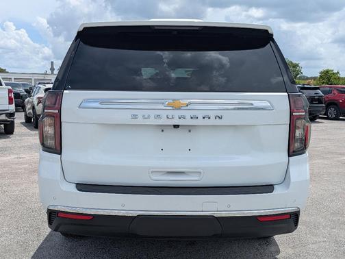 Summit White 2024 Chevrolet Suburban LT