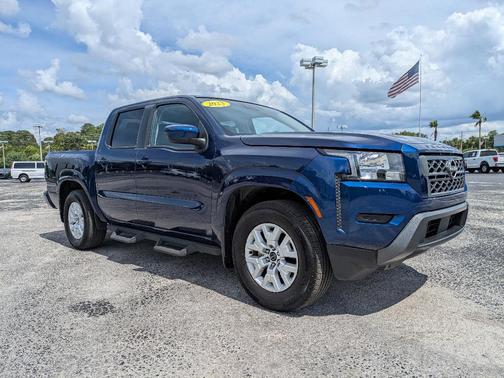 2023 Nissan Frontier SV