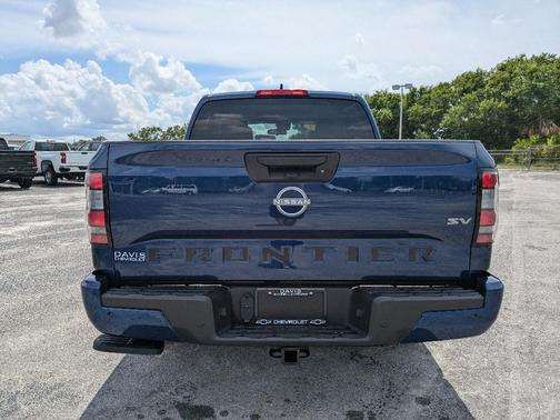 2023 Nissan Frontier SV