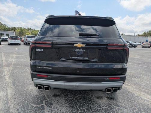 Black Metallic 2025 Chevrolet Traverse LT