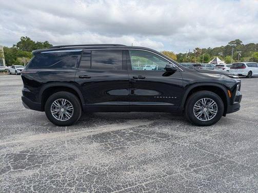Black Metallic 2025 Chevrolet Traverse LT
