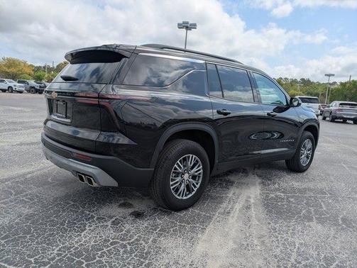 Black Metallic 2025 Chevrolet Traverse LT