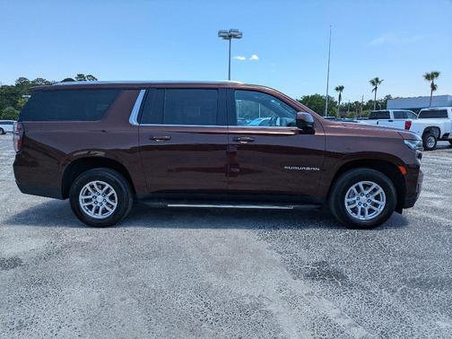 2023 Chevrolet Suburban LT