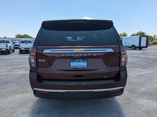 2023 Chevrolet Suburban LT