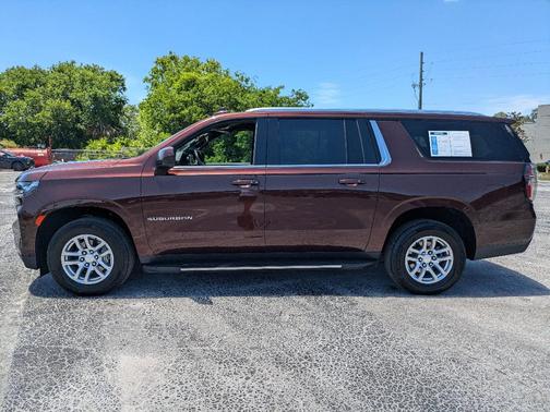 2023 Chevrolet Suburban LT