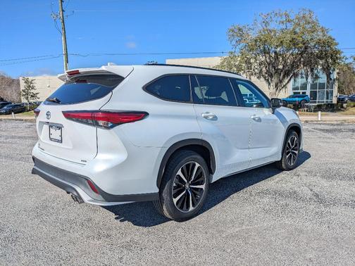 2022 Toyota Highlander XSE