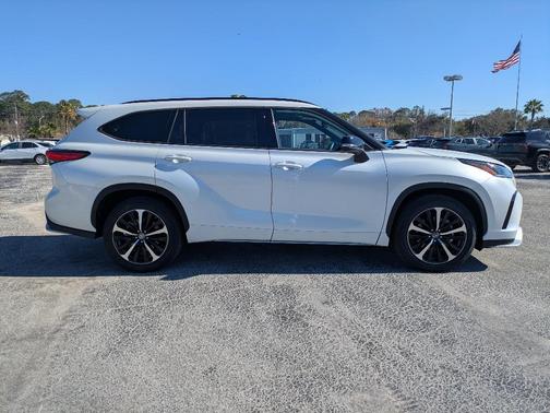 2022 Toyota Highlander XSE