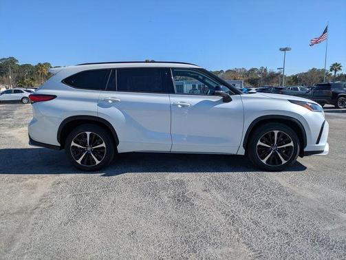 2022 Toyota Highlander XSE