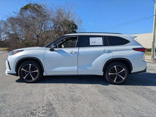 2022 Toyota Highlander XSE