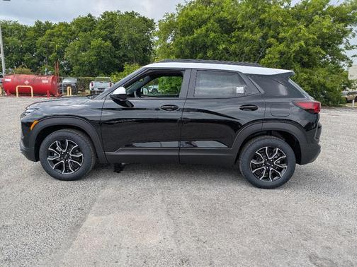 Black 2026 Chevrolet Trailblazer ACTIV